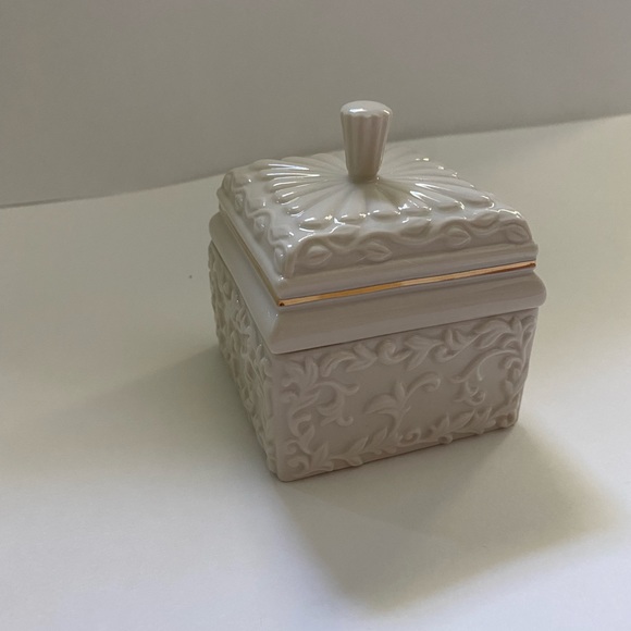 Multi-Use Box - Picture 7 of 7